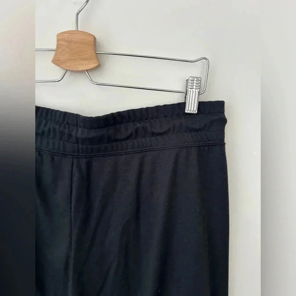 Nike wide leg elastic waistband relax fit jogger pant - Picture 7 of 9